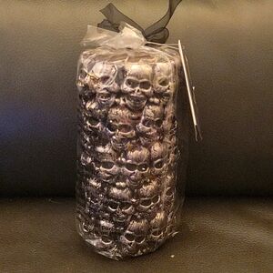 Halloween home decor. Bleeding Candle. Skull